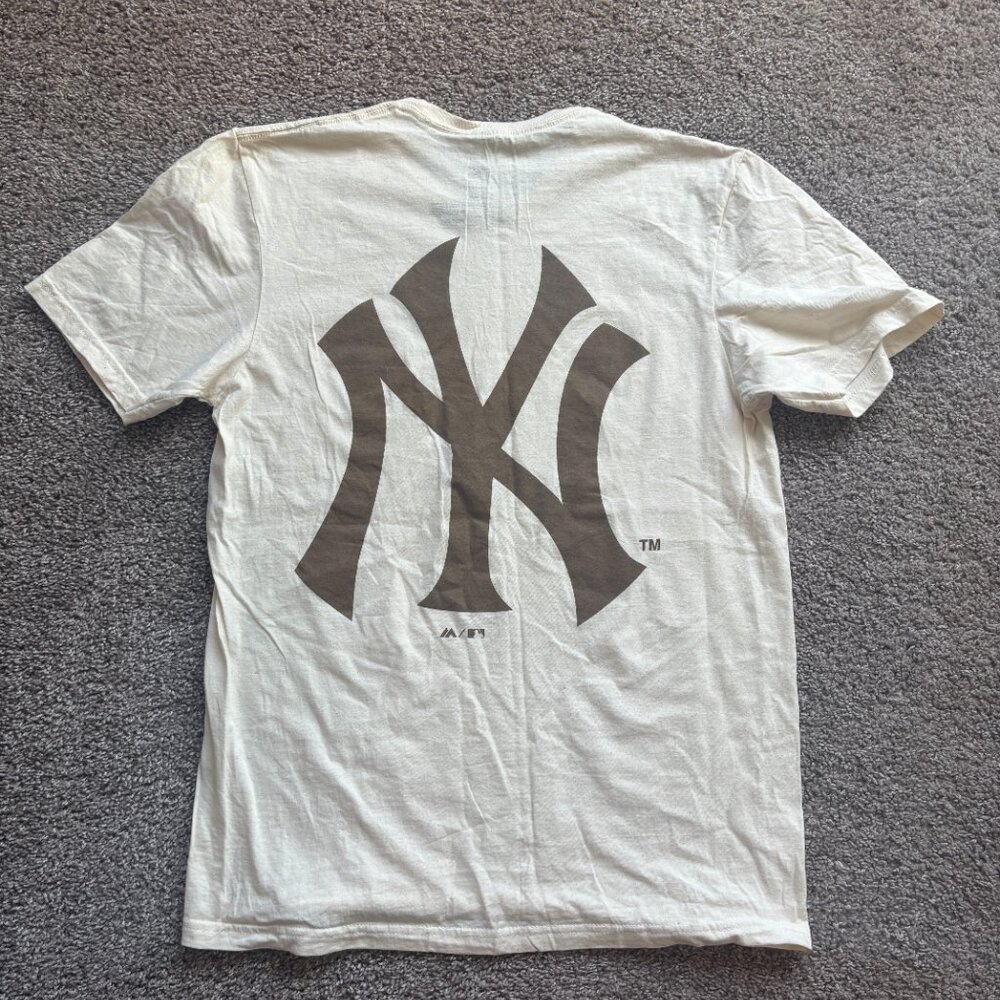 New York Yankees Men's Medium T-Shirt Crew Neck NY MLB Cream&Brown Lettering